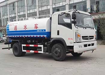 大运洒水车